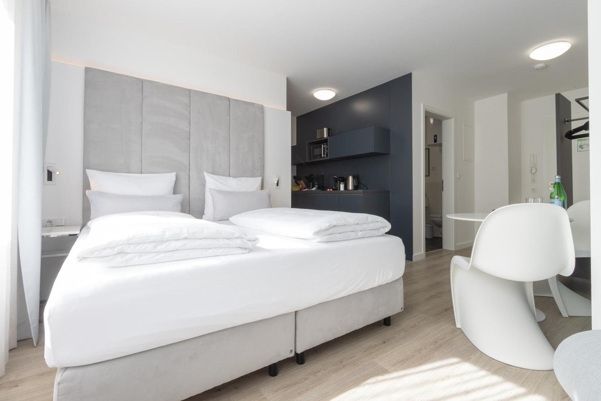 Zzzpace Smart-Hotel クレーフェルト エクステリア 写真