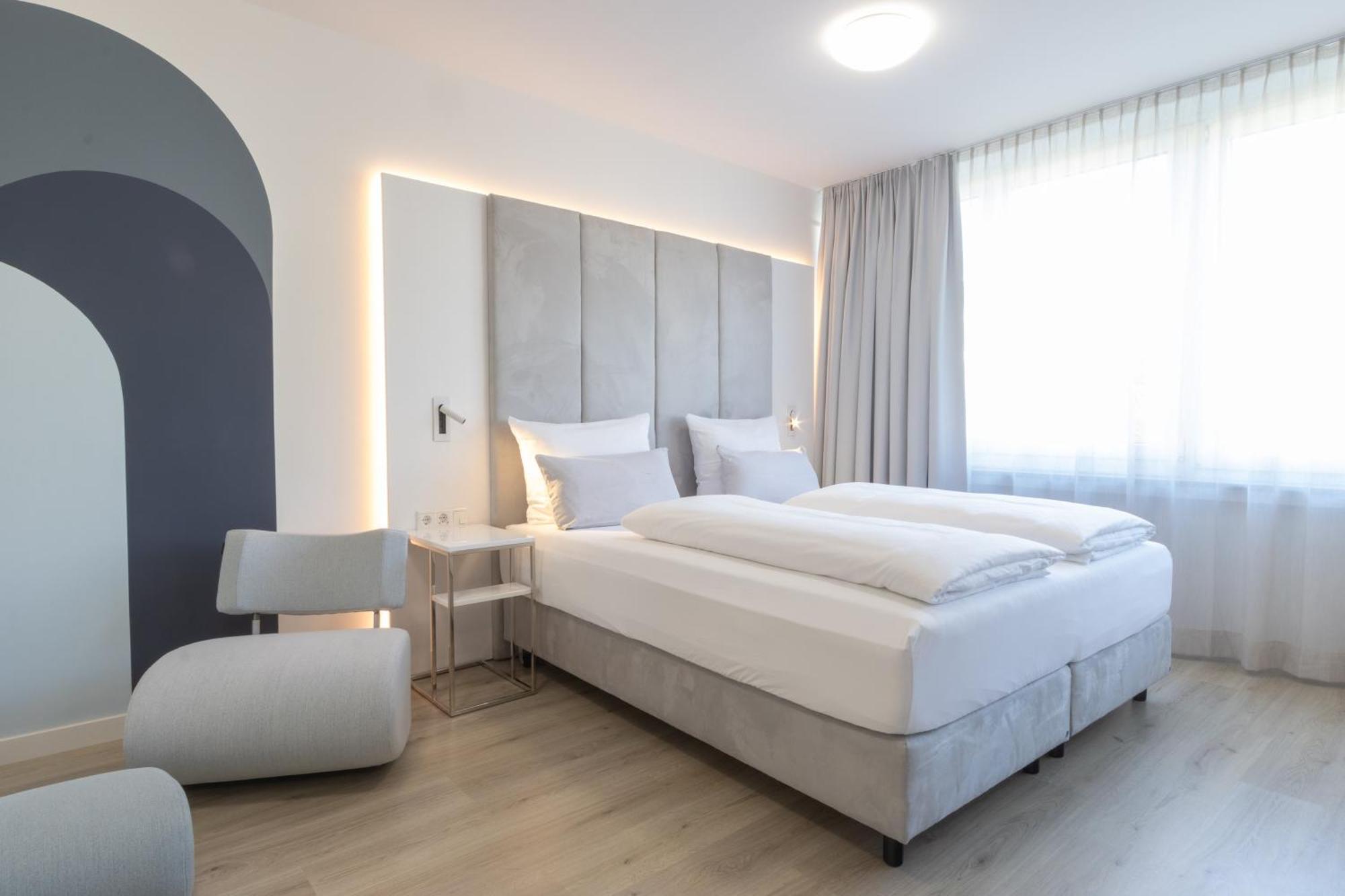 Zzzpace Smart-Hotel クレーフェルト エクステリア 写真