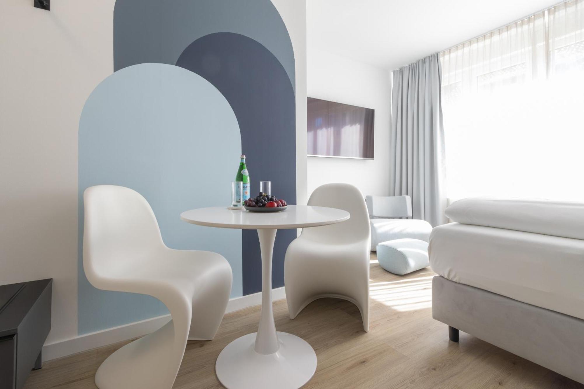 Zzzpace Smart-Hotel クレーフェルト エクステリア 写真