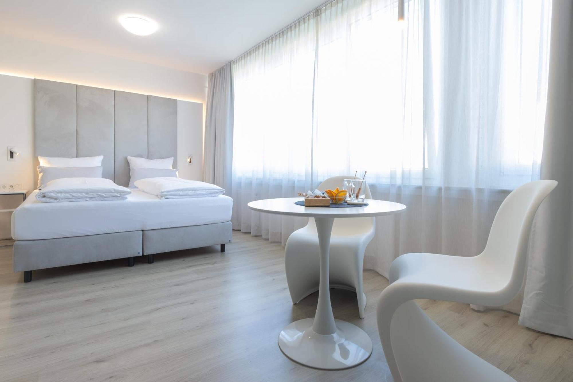 Zzzpace Smart-Hotel クレーフェルト エクステリア 写真