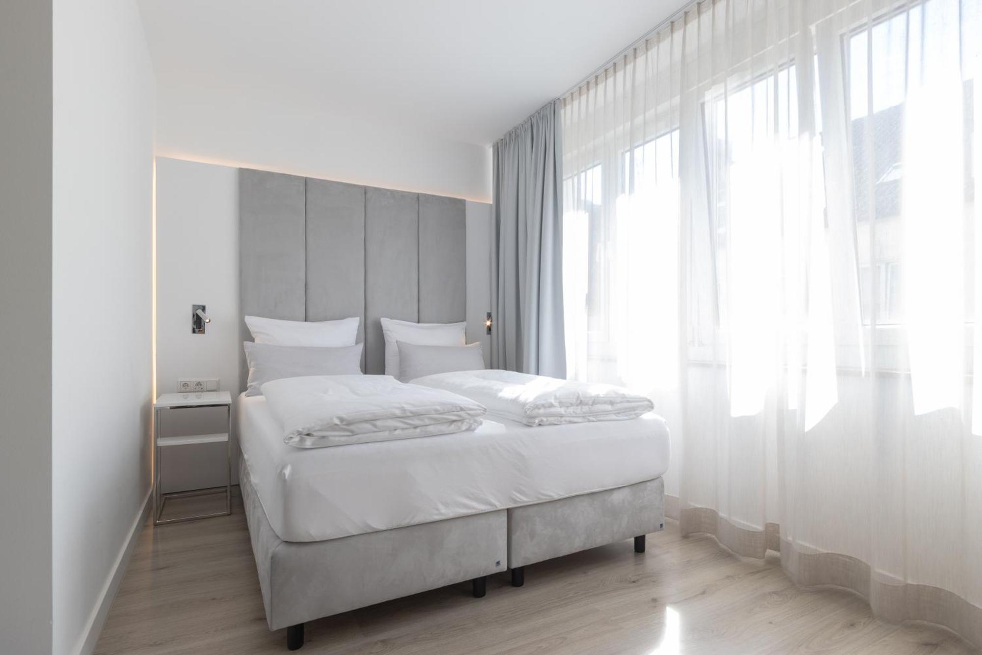 Zzzpace Smart-Hotel クレーフェルト エクステリア 写真