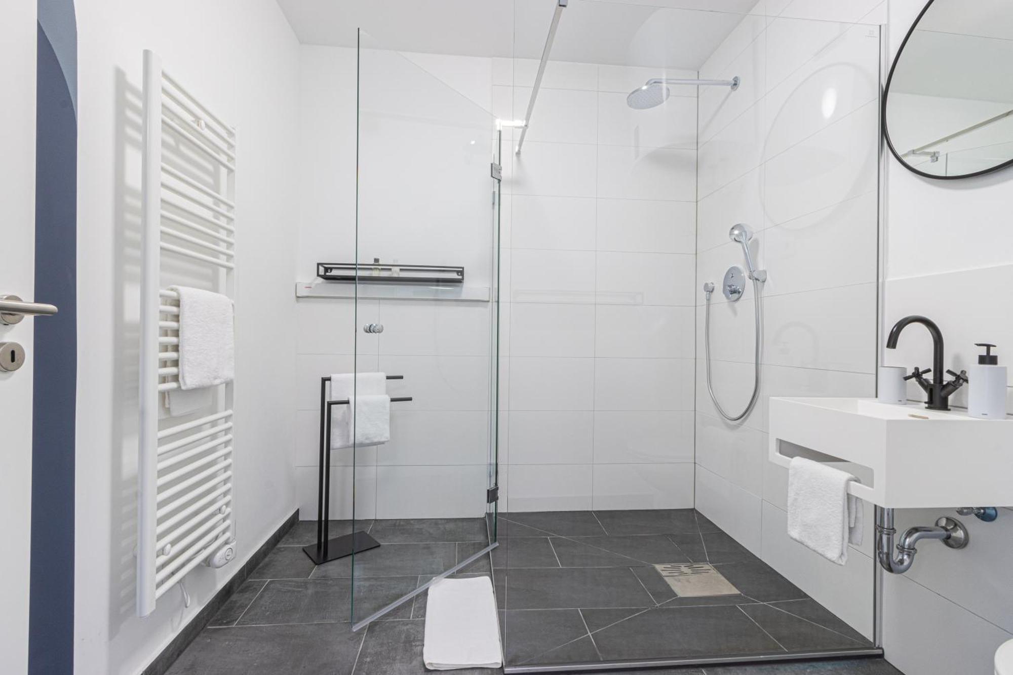 Zzzpace Smart-Hotel クレーフェルト エクステリア 写真